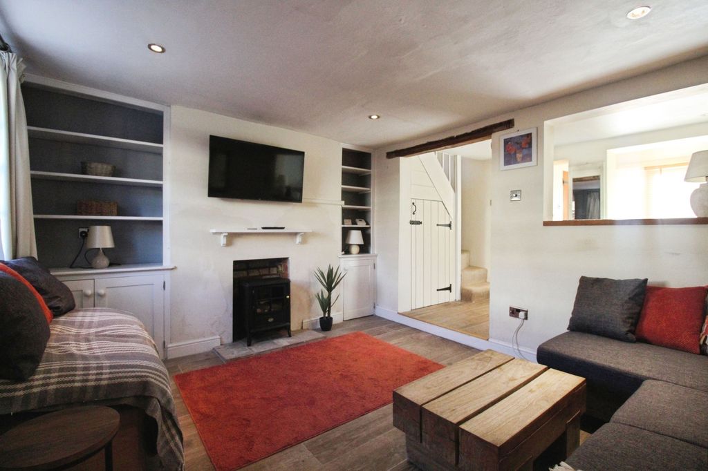 Property photo 2 of 12