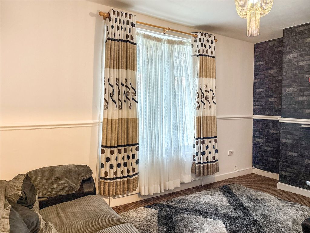 Property photo 3 of 9 Picture No. 08