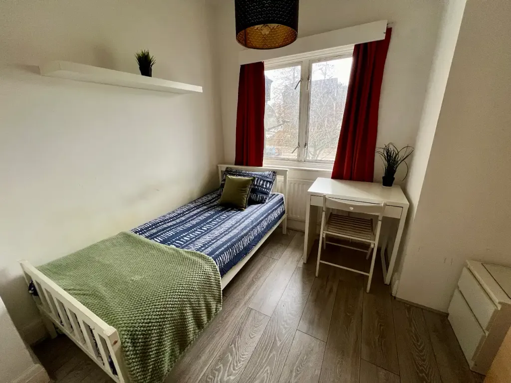 Property photo 2 of 7