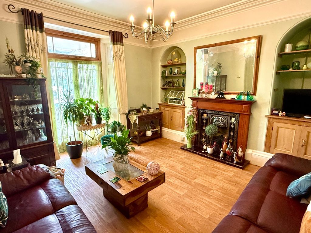 Property photo 3 of 23