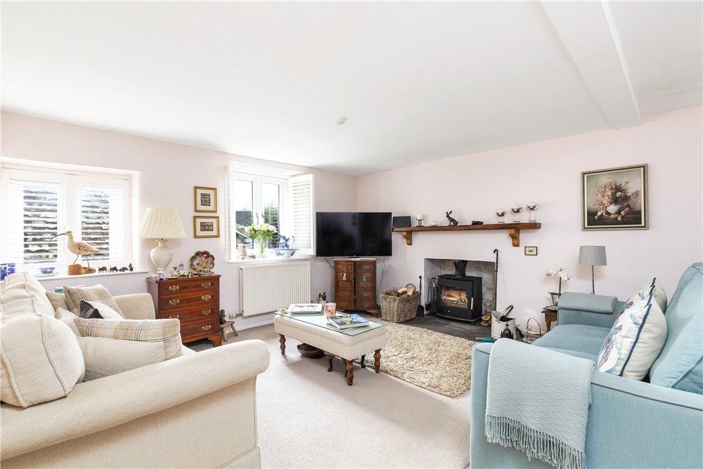 Property photo 2 of 14 Living Room