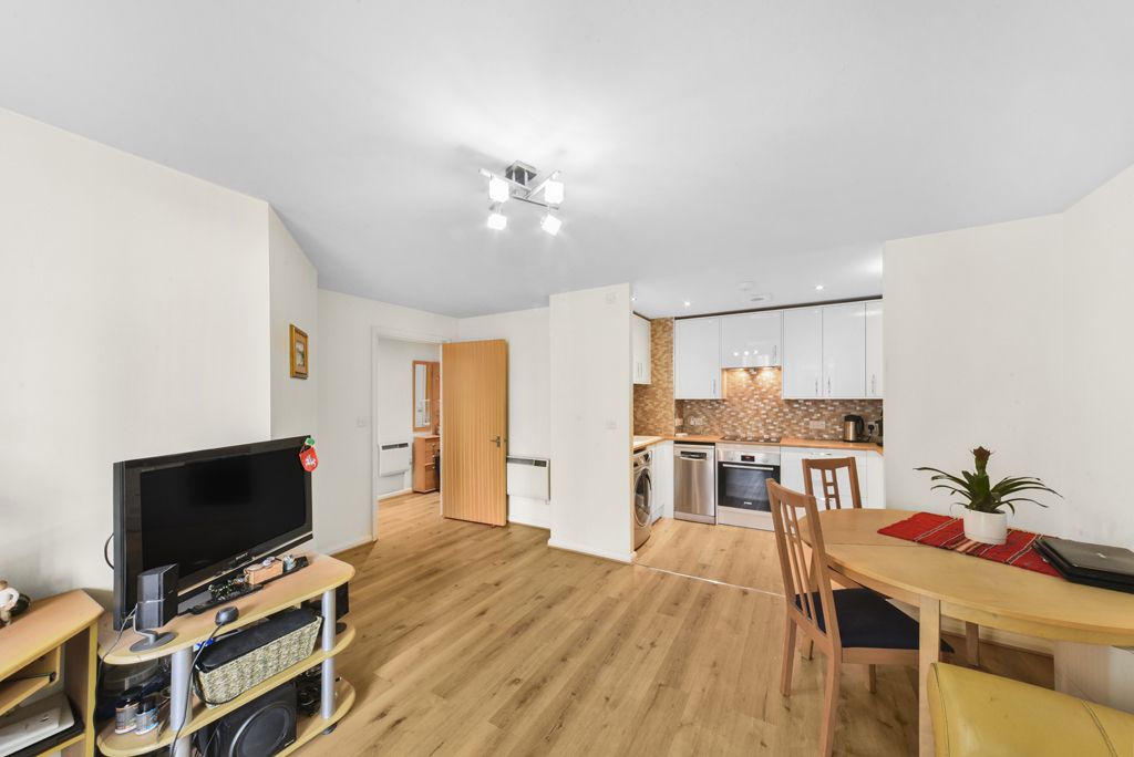 Property photo 1 of 17 Picture No. 09