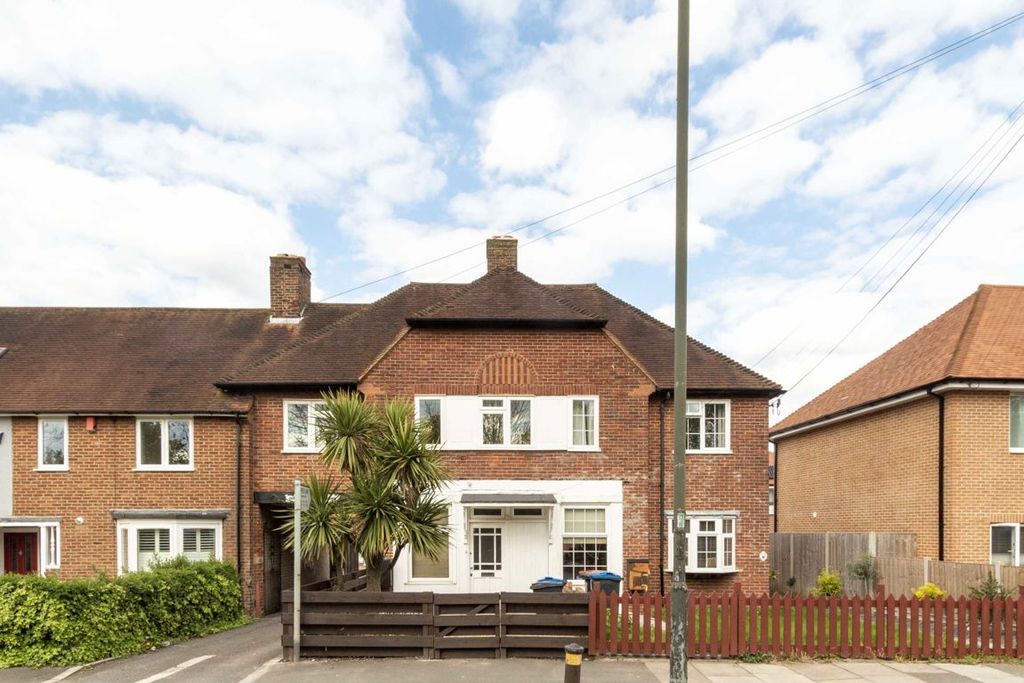 Property photo 1 of 2