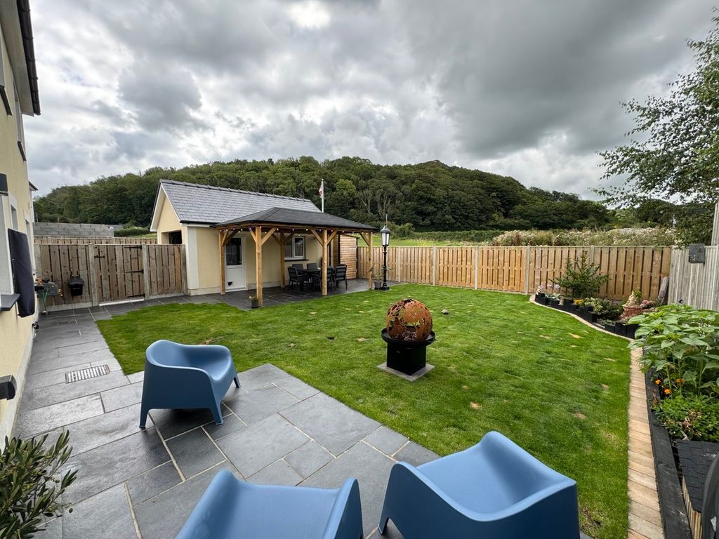 Property photo 2 of 51