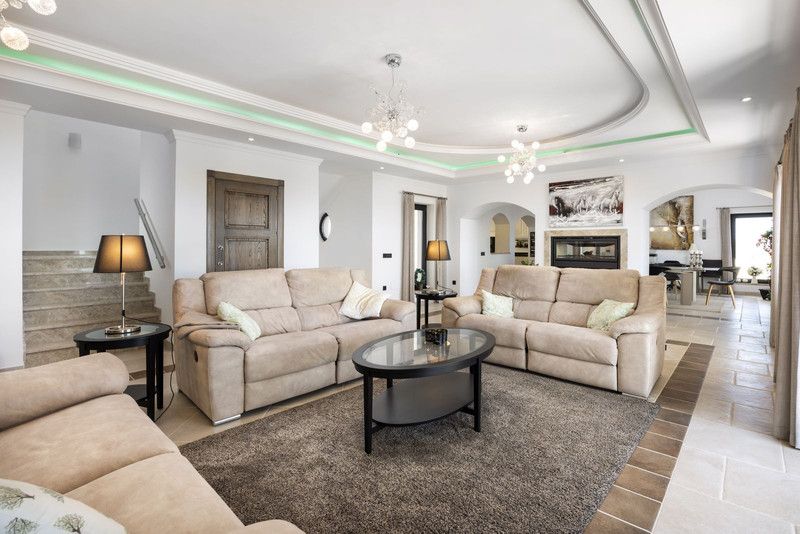 Property photo 3 of 53