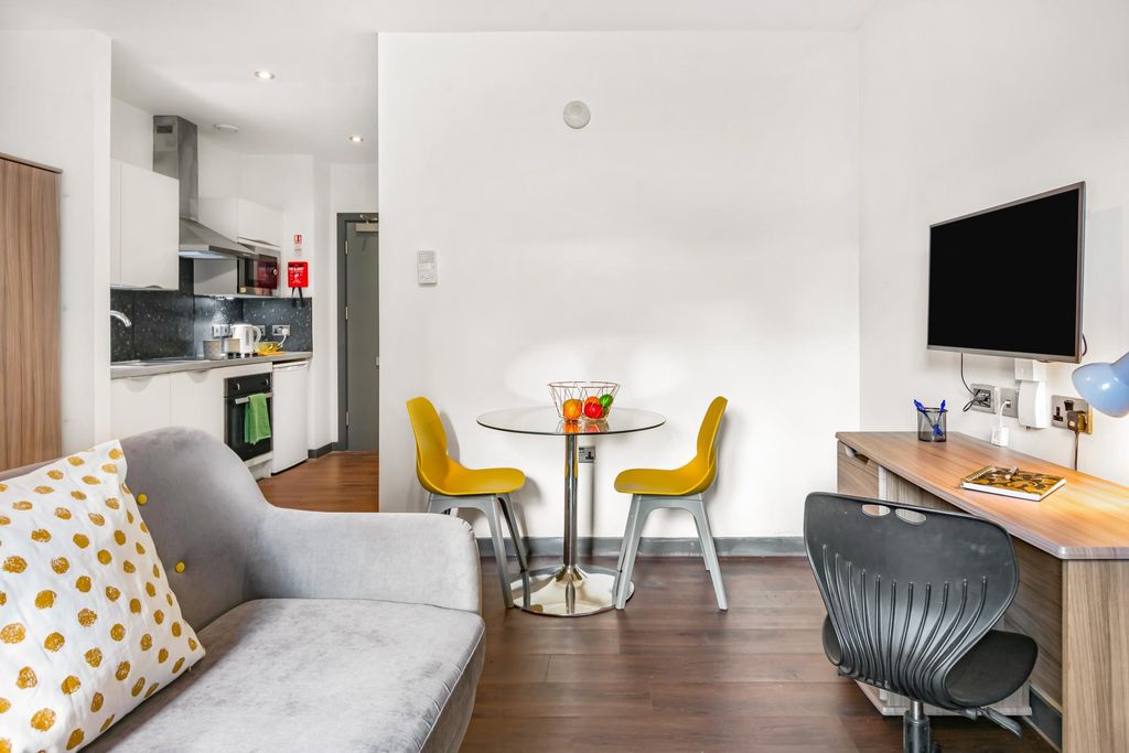 Property photo 3 of 8 Property Photo