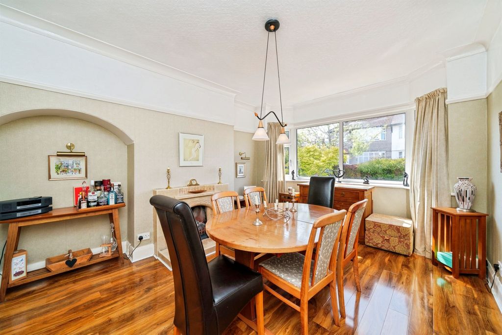 Property photo 2 of 25