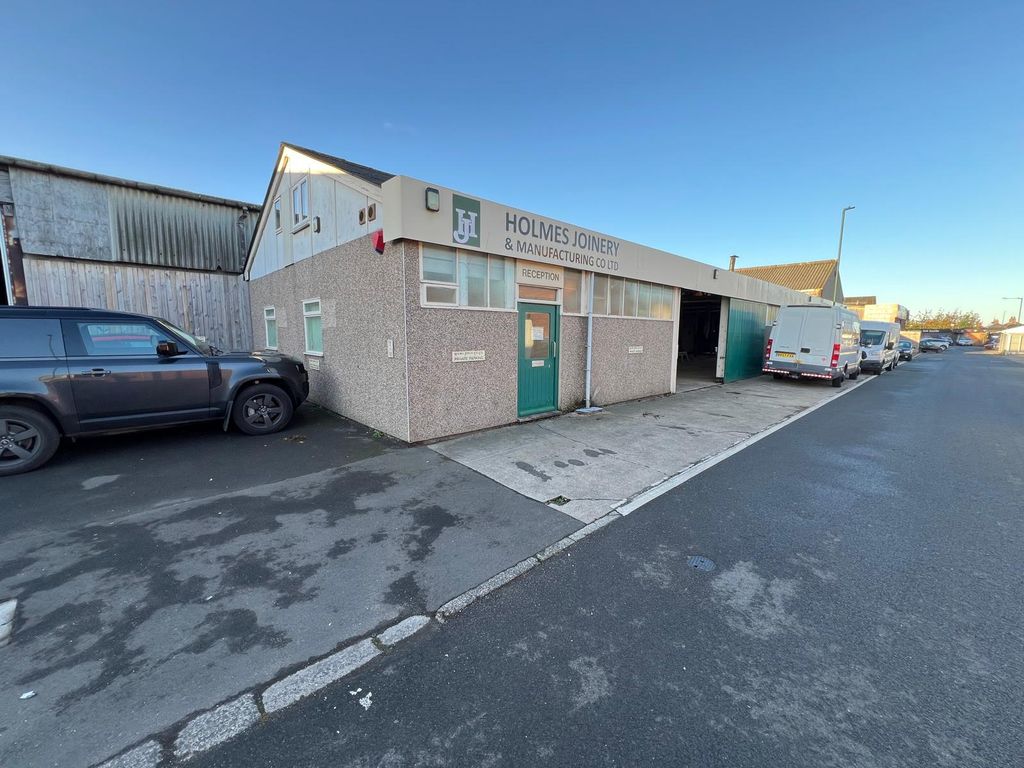 Property photo 1 of 9