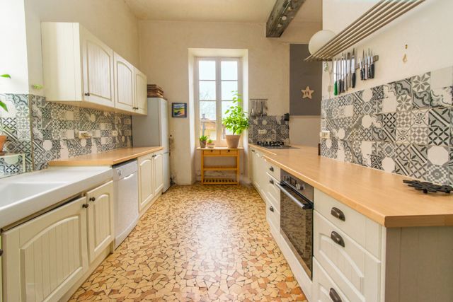 Property photo 3 of 26