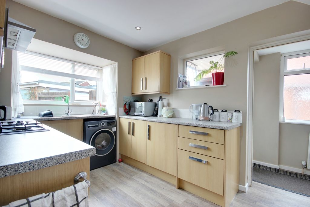 Property photo 2 of 15 1 Kit B