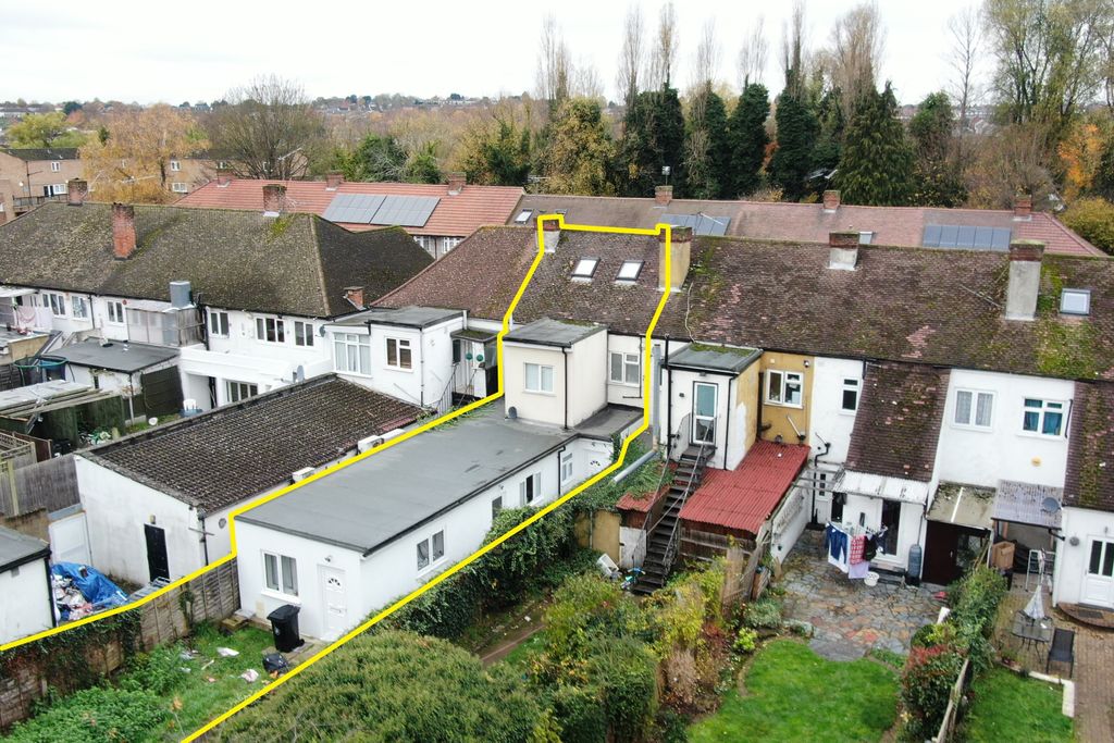 Property photo 2 of 11 5 Crays Parade, Sidcup, Orpington, Br5 3Hg