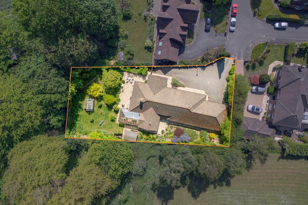 Additional image 11 of 4 bed bungalow for saleLatimer Way, Knotty Green, Beaconsfield, Buckinghamshire HP9