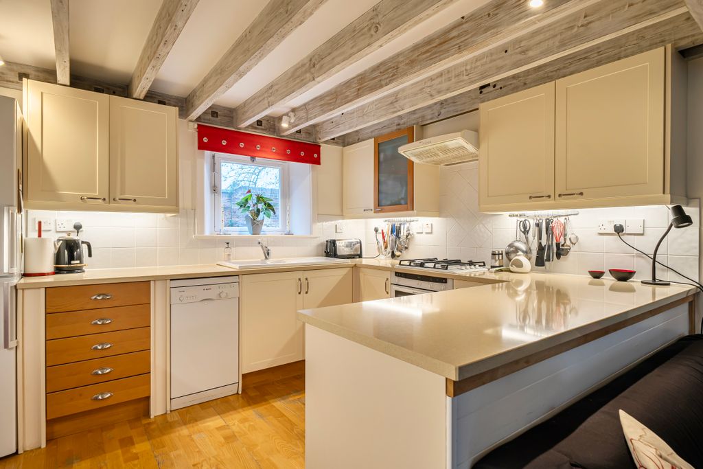 Property photo 3 of 20