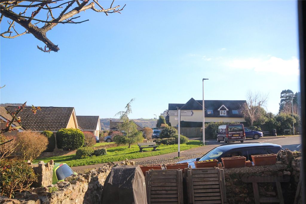 Property photo 2 of 17 Picture No. 02
