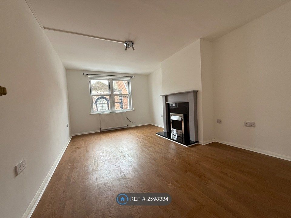Property photo 1 of 8 Living Room