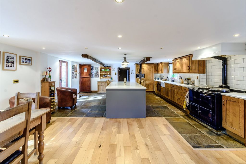 Property photo 3 of 13 Kitchen