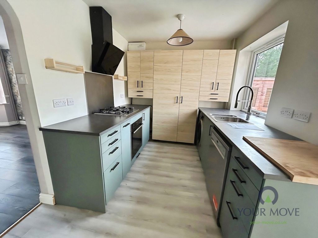 Property photo 3 of 16 Breakfast Kitchen