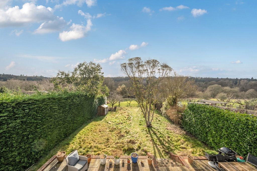 Property photo 3 of 19 Garden