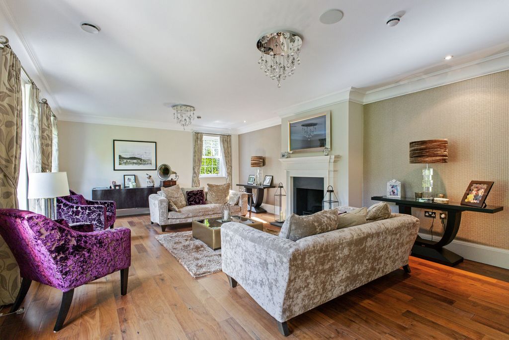 Property photo 2 of 19