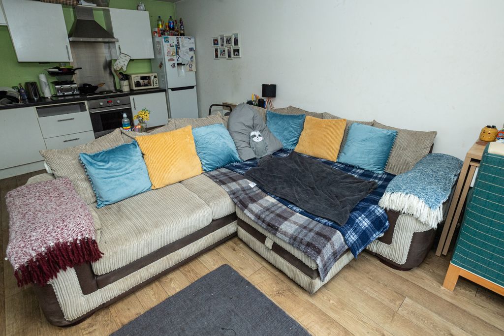 Property photo 2 of 30