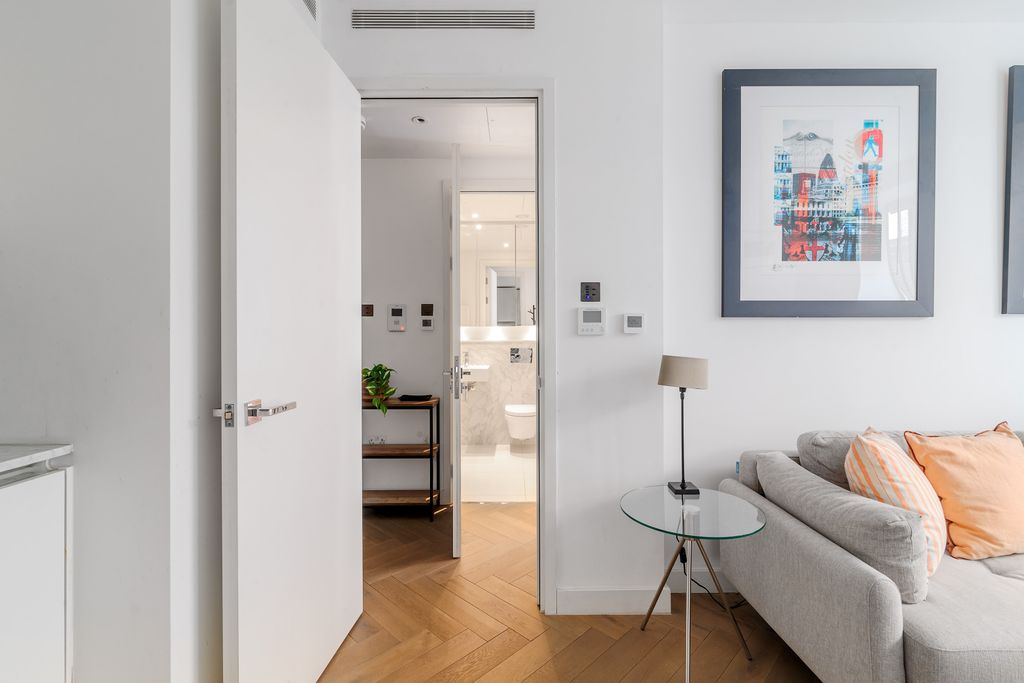 Property photo 3 of 12 Bedford_Street_04