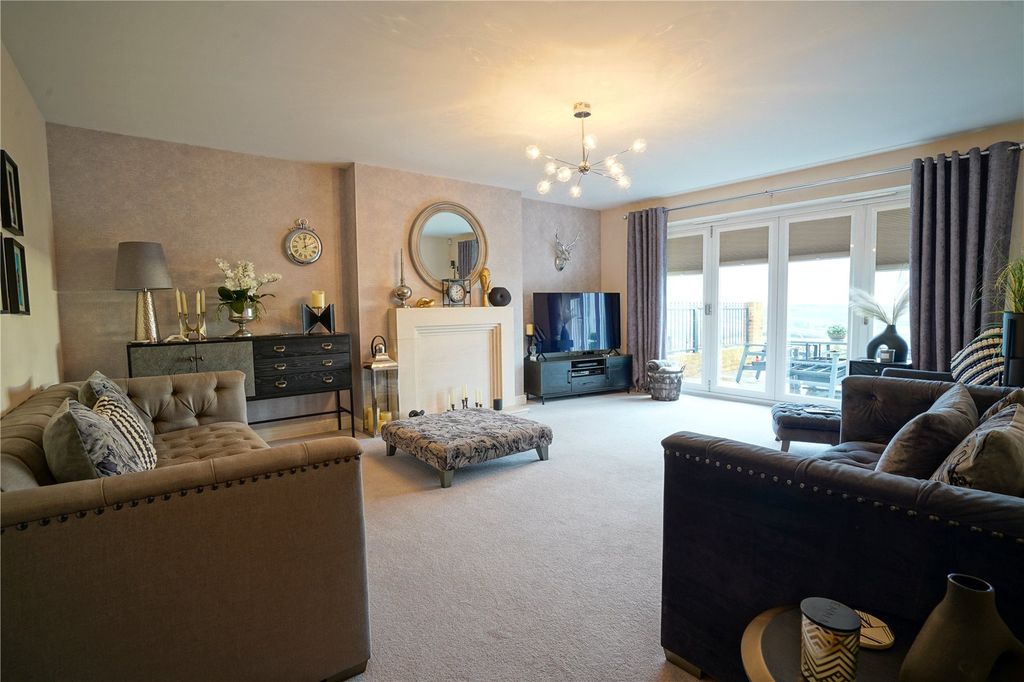 Property photo 3 of 27 Picture No. 15