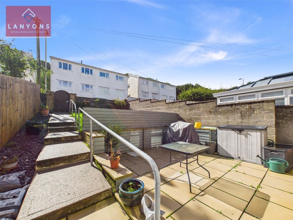 Property photo 2 of 22 Picture No. 11