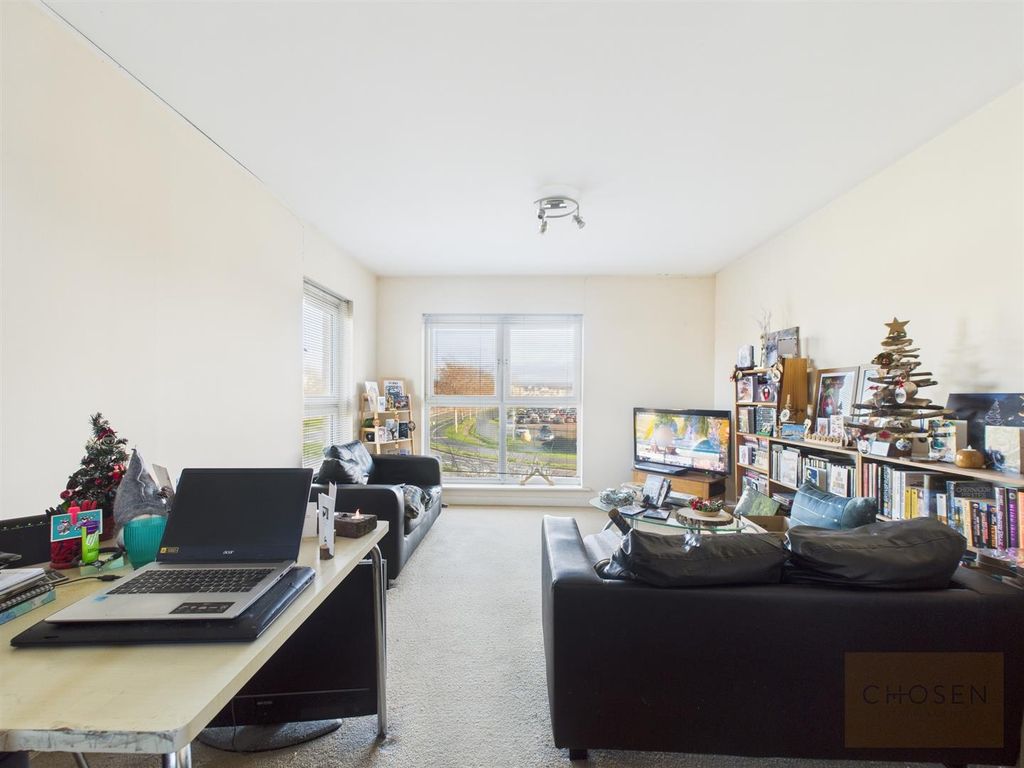 Property photo 3 of 7