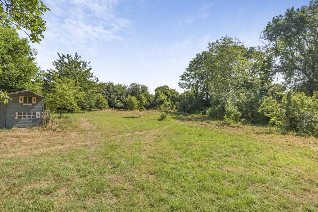Property photo 2 of 34