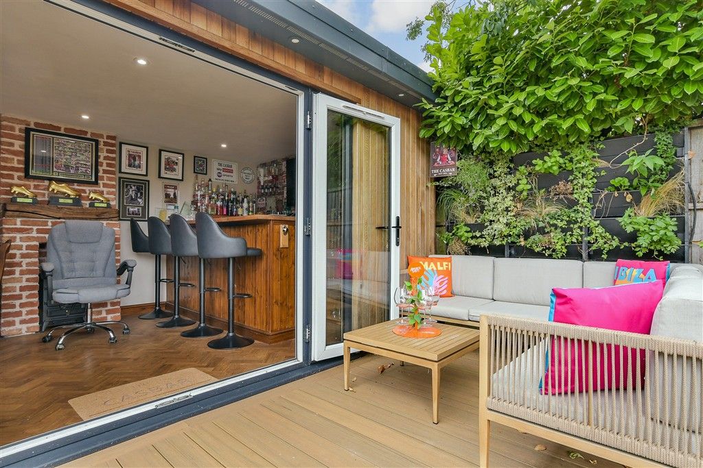 Property photo 2 of 21 External Lifestyle Photograph