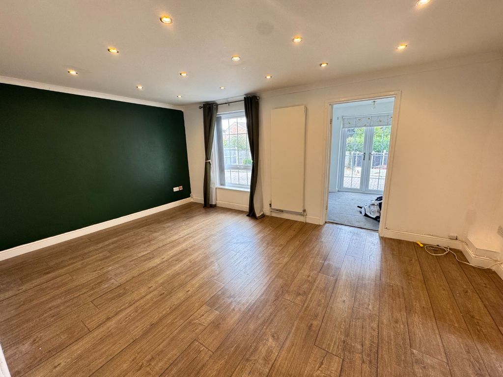 Property photo 2 of 21 4465302