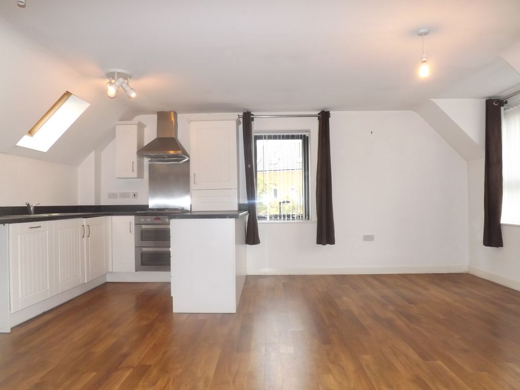 Property photo 2 of 6 Living/Space