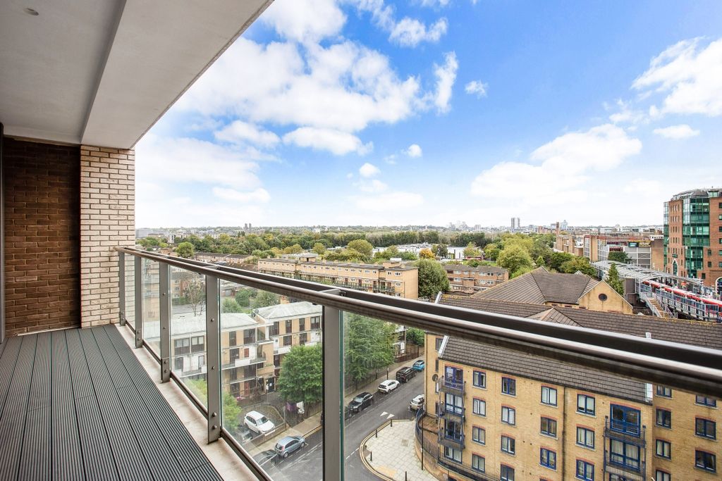 Property photo 2 of 19 Balcony (3)