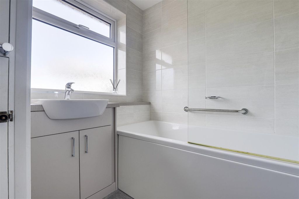 Property photo 3 of 27 12134.Jpg