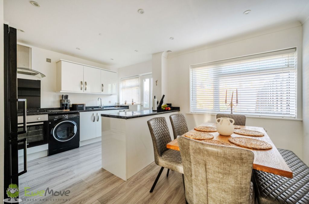 Property photo 2 of 19 Kitchen Dining Room