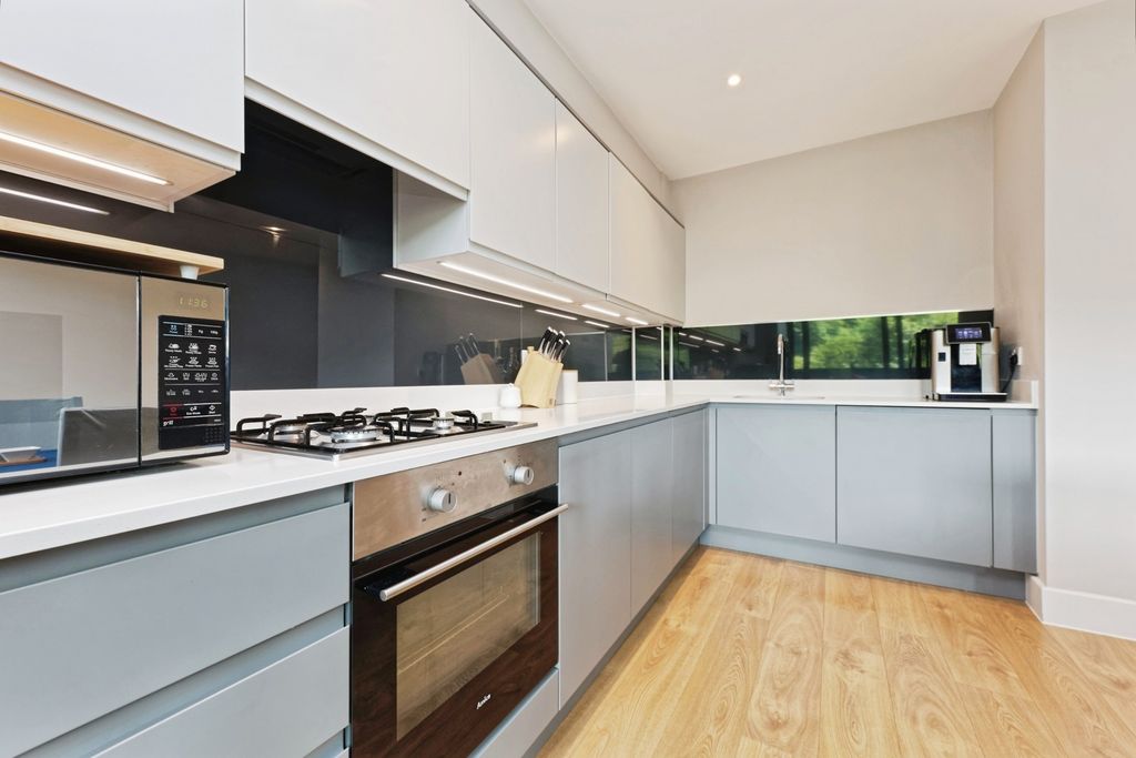 Property photo 3 of 17 Pbox-Img.Jpg