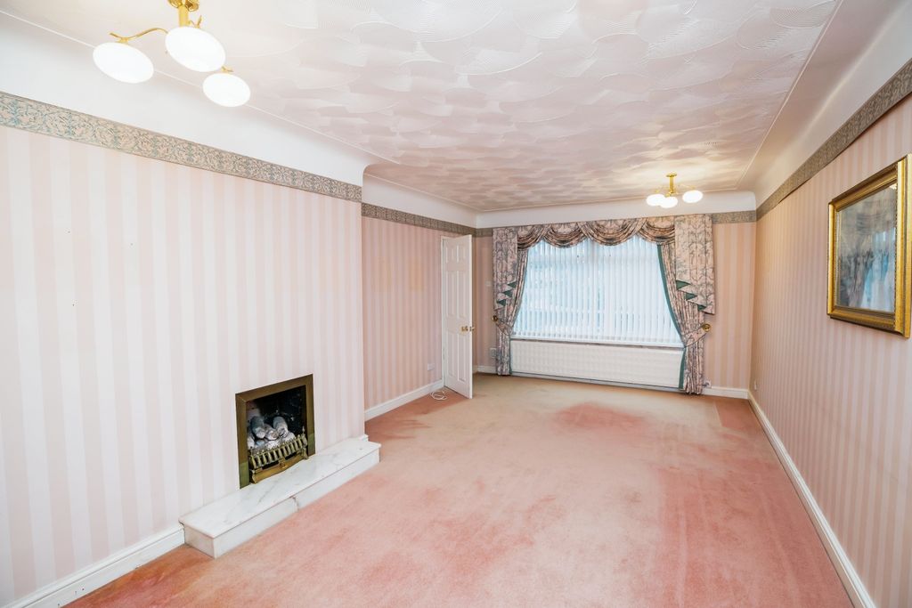Property photo 3 of 18 Photography