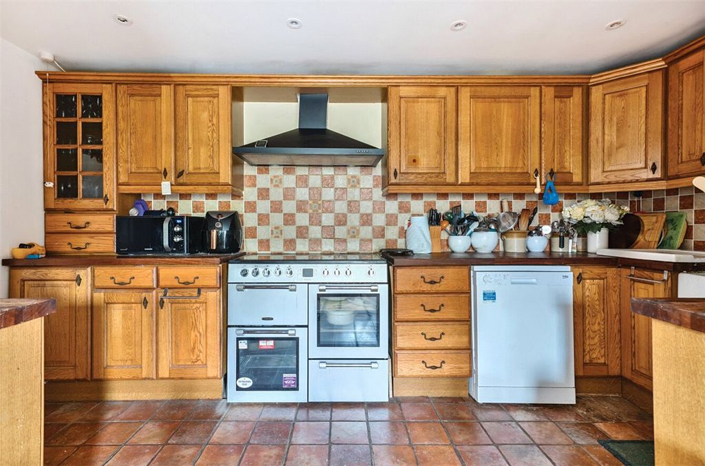 Property photo 3 of 16 Picture No. 21