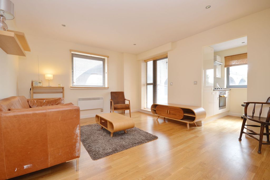 Property photo 2 of 13 Lounge 1