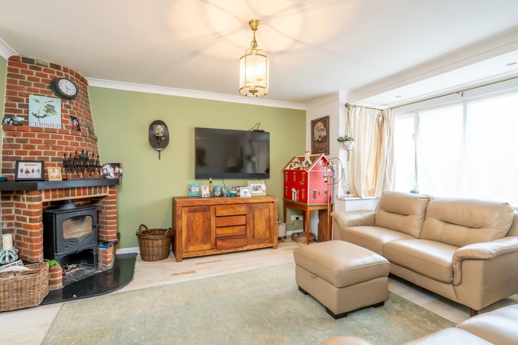 Property photo 2 of 15 Sitting Room.Jpg