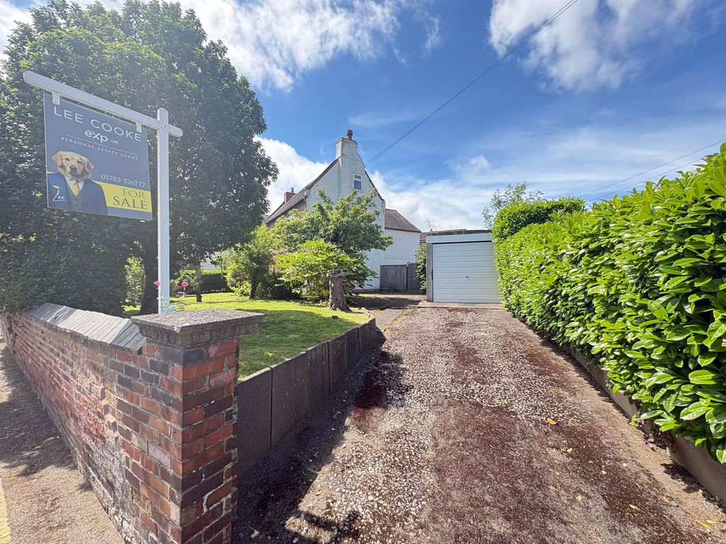 Property photo 2 of 27