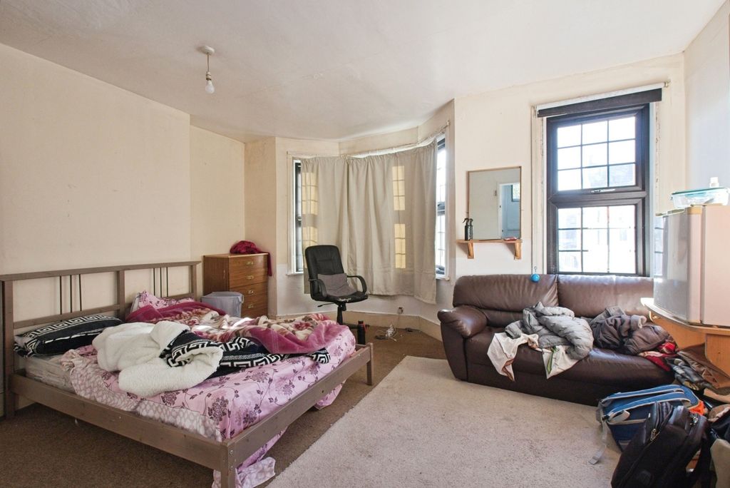 Property photo 3 of 20 Pbox-Img.Jpg