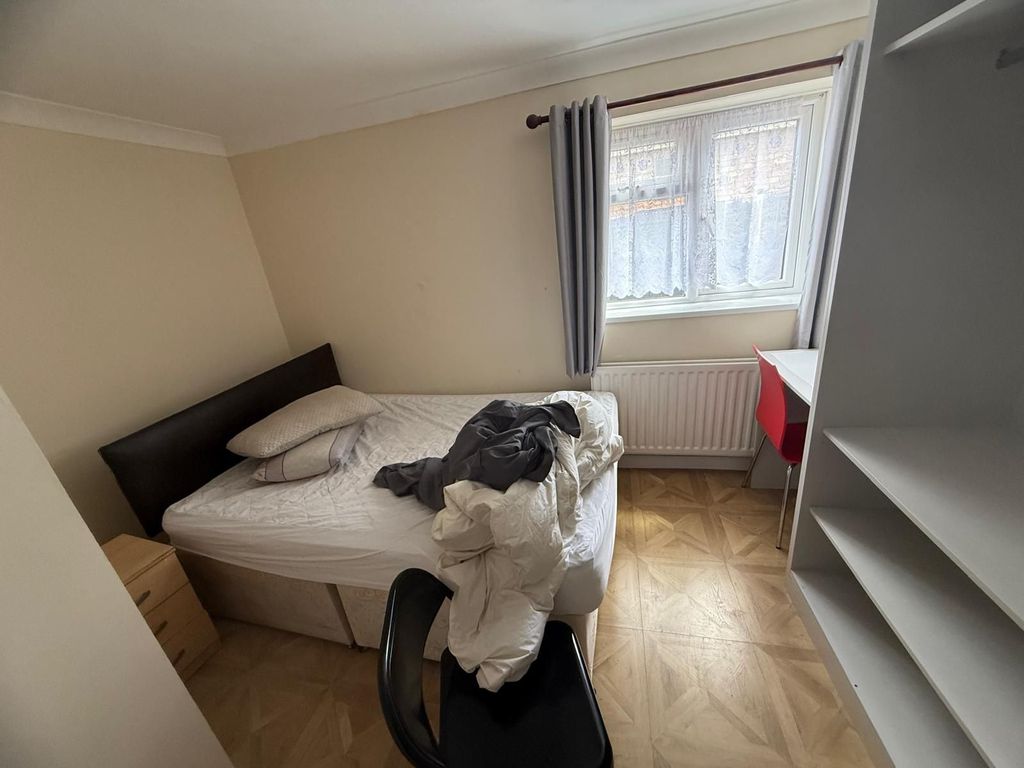 Property photo 1 of 4