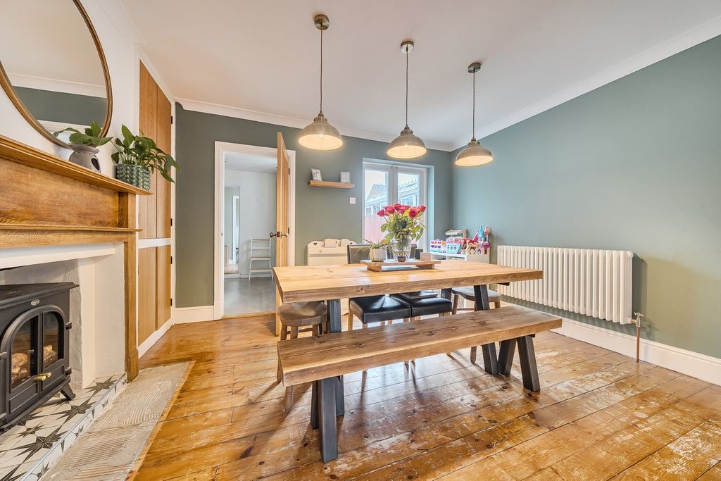 Property photo 3 of 13