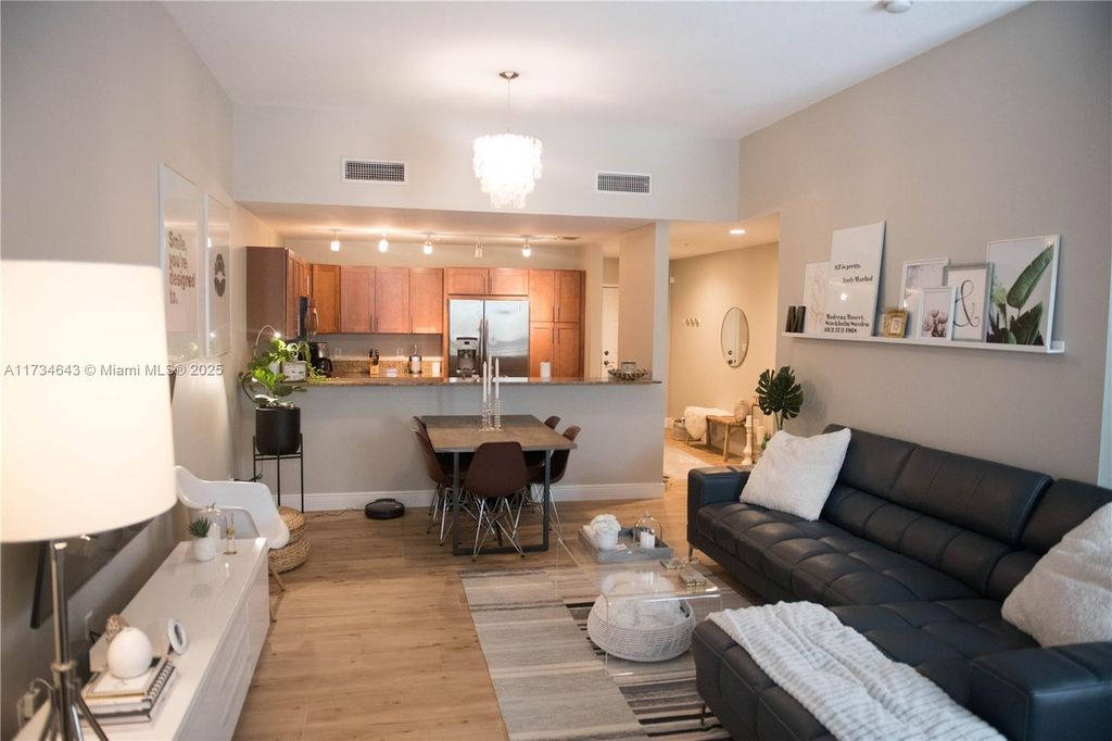 Property photo 2 of 10 <Alttext/>