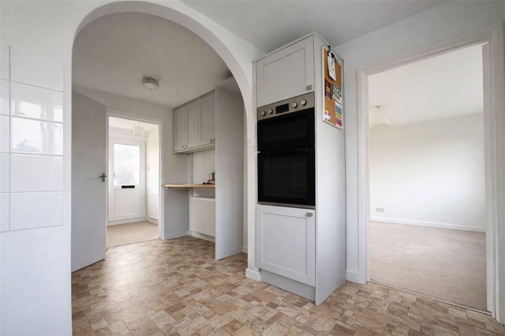 Property photo 3 of 9 Picture No. 28