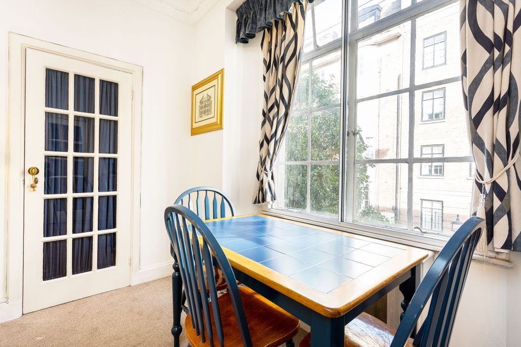 Property photo 3 of 7 Dining Area