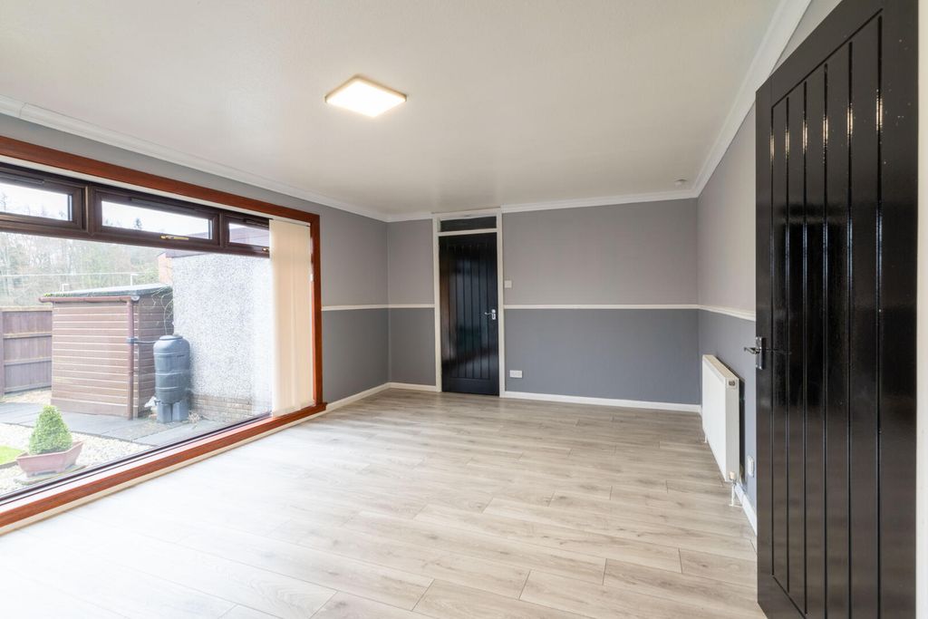 Property photo 3 of 16 Living Room