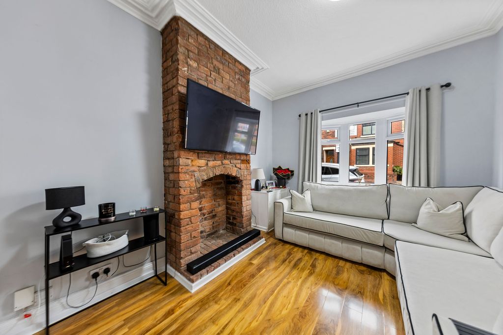 Property photo 2 of 17