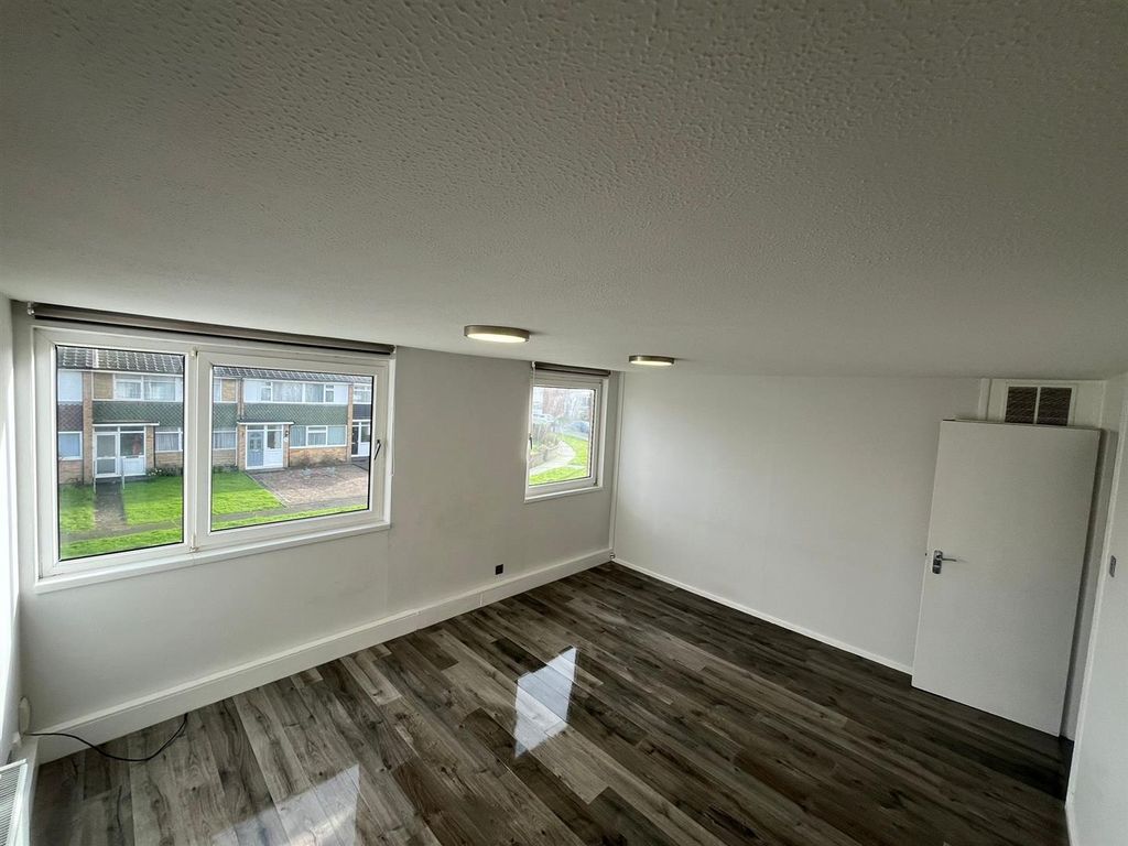 Property photo 2 of 12 Lounge/Diner